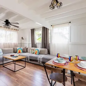 Somewhere Over The Rainbow Loft With Ac Holiday home Hilo